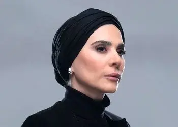 استایل خیابانی سحر دولتشاهی با کیف لاکچری شنل! 