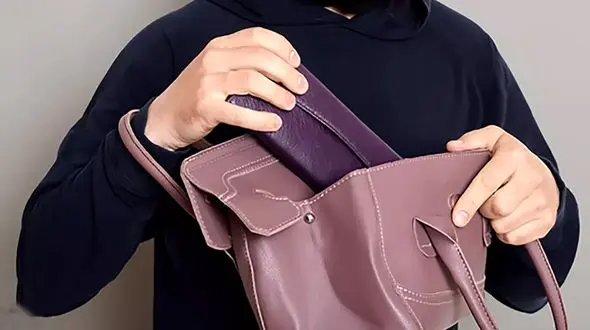 جوان 18 ساله  مزاحم پلیس شد ! / اتفاقی که پلیس را آماده باش کرد !