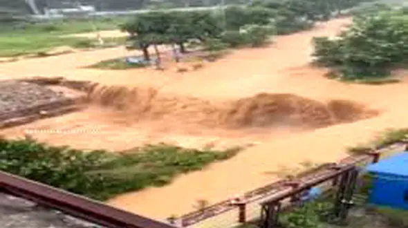 سیل مرگبار در هند / جامو در حصار باران و رانش زمین