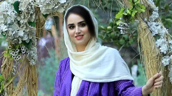 برگردان هندی دیالوگ ماندگار الناز شاکردوست و نوید محمدزاده از زبان هانیه غلامی! +فیلم