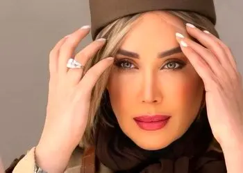 ژست‌های خاص سارا منجزی‌پور در استایل جدیدش جلب توجه کرد