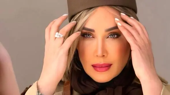 ژست‌های خاص سارا منجزی‌پور در استایل جدیدش جلب توجه کرد