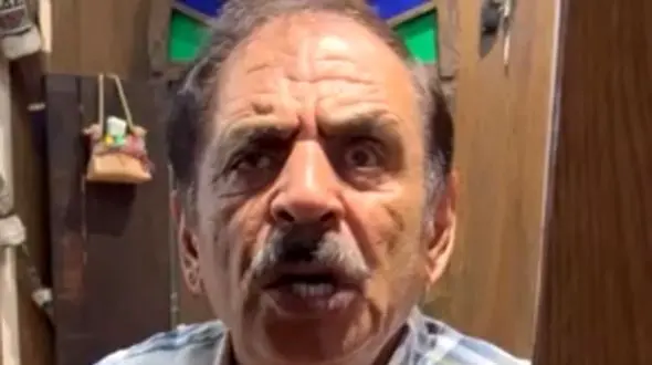 فیلم / نگاهی به چیدمان خانه شاهانه  قدرت‌الله ایزدی به سبک کلاسیک/ از مبلمان مدرن و پرده‌های اعیانی تا تابلوهای هنری و فرش ایرانی