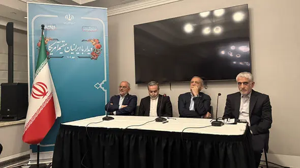 باید به جای کسانی که دنبال سیاست‌بازی و دغل‌کاری هستند، اداره امور را به خادمان واقعی بسپاریم