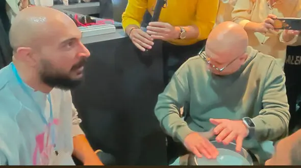 نوازندگی شاد و بندری محمد بحرانی و محسن شریفیان در نمایشگاه موسیقی + فیلم