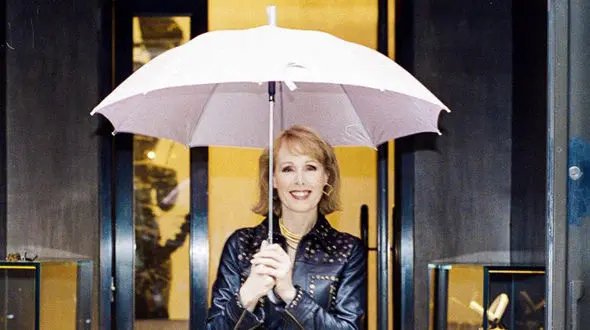 اقدام پلید ترامپ به یک روزنامه نگار در اتاق پرو دوباره جنجالی شد