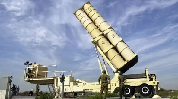 سفارت اسرائیل در روسیه: اسرائیل برای اولین بار در شرایط جنگی از سامانه دفاع هوایی لیزری «آیرون ری» برای رهگیری موشک‌ها و پهپادهای ایرانی استفاده کرد