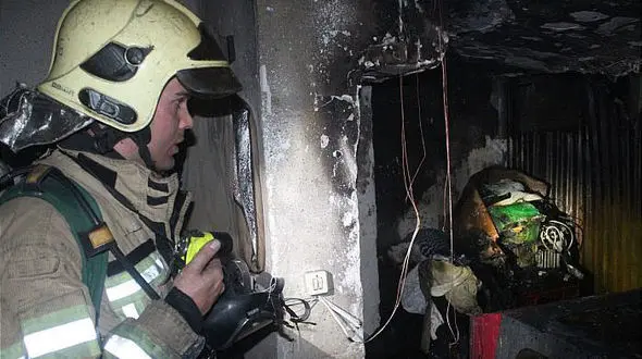 تکرار سناریوی وحشت / آتش سوزی  ساختمان تولیدی لباس و تریکو در جمهوری تهران+ عکس ها