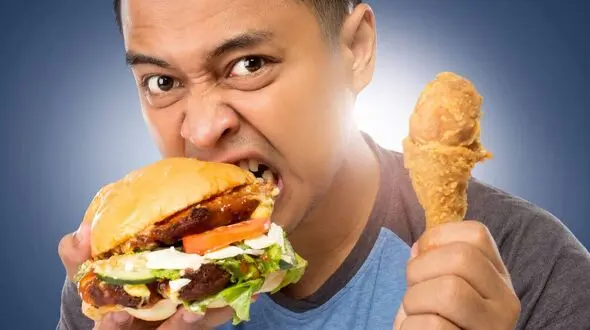 آدامس جویدن راه مقابله با پرخوری