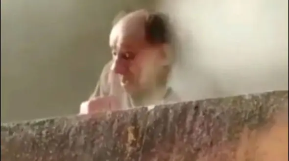 فیلم هولناک از نجات یک مرد از میان شعله‌های آتش / پاریس