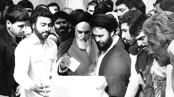 ۱۱۷ سال مبارزه مردم علیه شاهان به ثمر نشست / رای به جمهوری اسلامی