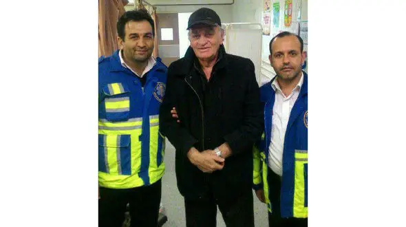 عکس فتحعلی اویسی در بیمارستان پس از تصادف در جاده چالوس 