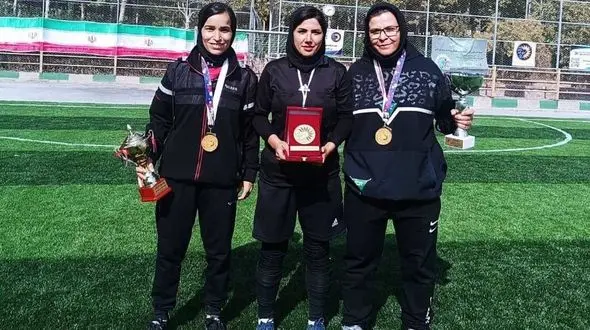 فتح جام مسابقات مینی فوتبال بانوان به دست دختران مرندی