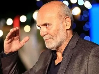 نگاهی به استایل خانواده جمشید هاشم پور در اختتامیه جشنواره فیلم شهر / قاب زیبایی که از بازیگر مشهور و همسر و دخترش وایرال شد