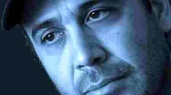 دانلود آهنگ هایده و محسن چاوشی / ترانه در سکوت شب 