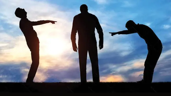 دلایل مسخره کردن چیست؟ / روش های برخورد با تمسخر دیگران