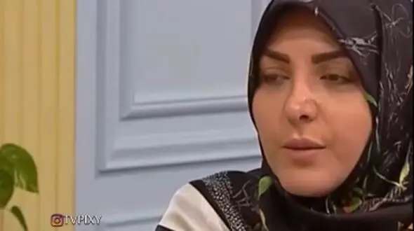 فیلم/ پیامک خانم مسن به المیرا شریفی مقدم: چاق و پیر شدم..../ دل شوهرمو زده.../ میخواد با یکی دیگه باشه/ دکتر سعید عزیزی: اینکه تو دیگه خوشگل نیستی بعد 34 سال...!