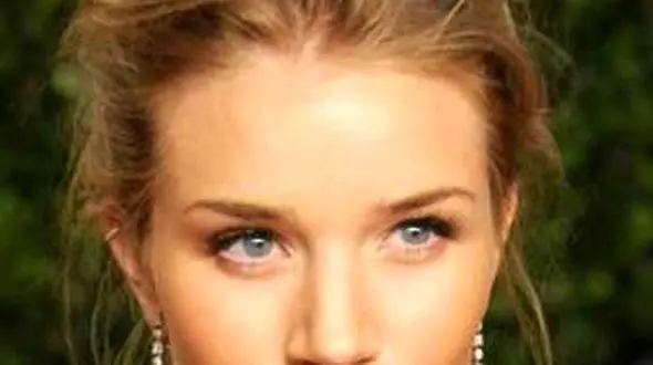 بهترین مدل موهایی که از رزی هانتینگتون روی فرش قرمز  دیده اید+عکس 