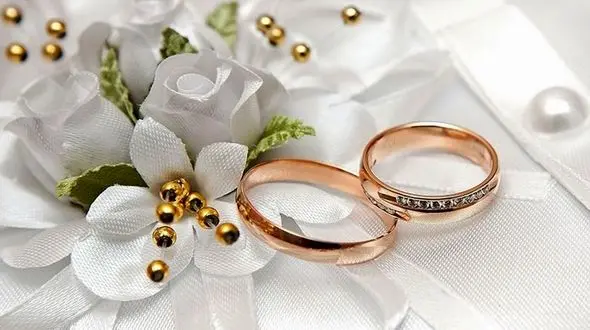 جشن ازدواج دختر 11 ساله اشک همه را در آورد / پدرش حلقه ازدواج را در دست دخترش کرد + عکس