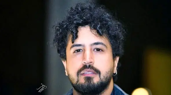 شباهت عجیب مهرداد صدیقیان به پدر تازه درگذشته اش!