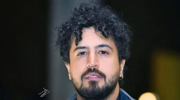 شباهت عجیب مهرداد صدیقیان به پدر تازه درگذشته اش!