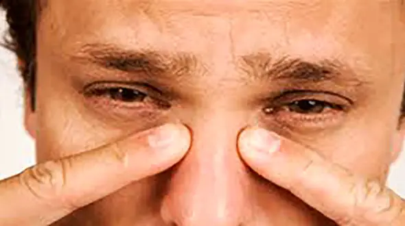 دلایل گرفتگی بینی چیست؟