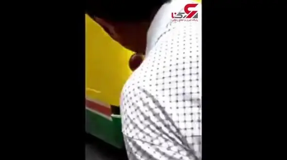 تصویر عجیب جسد موتورسواری که بعد از مرگ هم دست از موبایل نکشید !