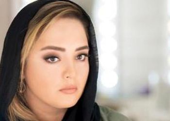 سلفی شاد و خندان نرگس محمدی و دوستش فریبا نادری