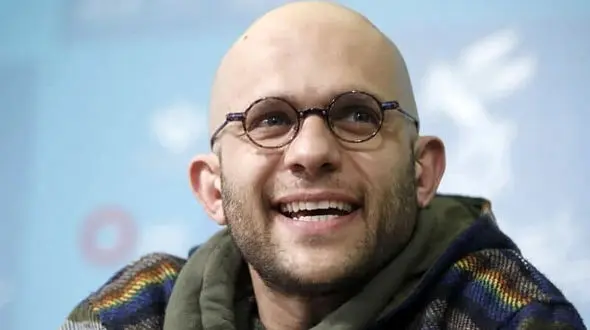 بابک حمیدیان بازیگر سریال خاتون در بیمارستان بستری شد / دعایش کنید 