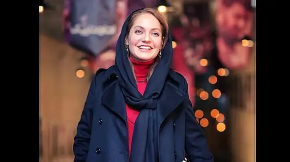 عکس هم آغوشی مهناز افشار و 2 آقای بازیگر لب استخر مختلط / این عکس چرا فاش شد؟!