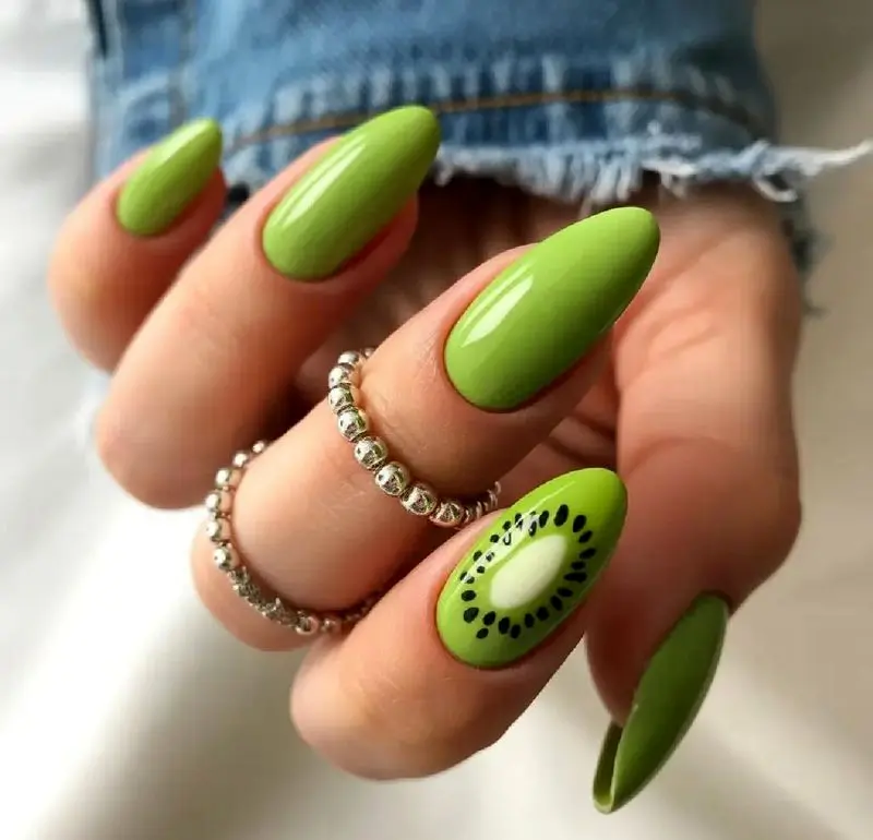 مدل ناخن یلدایی با لاک ژل 1