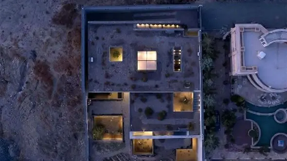 فیلم / خیره‌کننده‌ترین خانه مشهد با معماری خاص و عجیب که زیباترین خانه ایران شناخته شد/ خانه‌ای که انگار از دل زمین جوانه زده به سمت بیرون