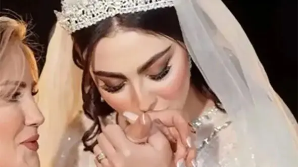 فیلم/ اشک‌های جگرسوز مریم مومن:عار نیست، مادرم بعد طلاق کارگری میکرد تا من کمبود نداشته باشم حتی خاله ها و دایی هام نمیدونستن /همه بشنون من دختر همون مادرم 