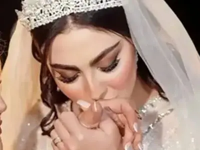 فیلم/ اشک‌های جگرسوز مریم مومن:عار نیست، مادرم بعد طلاق کارگری میکرد تا من کمبود نداشته باشم حتی خاله ها و دایی هام نمیدونستن /همه بشنون من دختر همون مادرم 