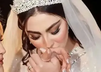 فیلم/ اشک‌های جگرسوز مریم مومن:عار نیست، مادرم بعد طلاق کارگری میکرد تا من کمبود نداشته باشم حتی خاله ها و دایی هام نمیدونستن /همه بشنون من دختر همون مادرم 