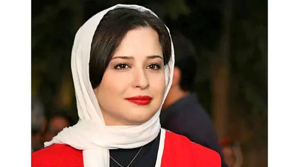 مهراوه شریفی نیا در کنار دوستان و آشنایان
