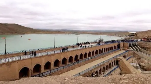 ماجرای سقوط ۱۲ نفر در سد فریمان از ارتفاع ۵ متری چیست؟