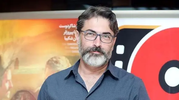 عکس مشترک پارسا پیروز فر،بهرام در انتهای شب، و سارا بهرامی، میشا در سال گربه، در یک مراسم