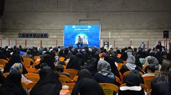 محفل انس با قرآن و اطعام و افطاری ۱۰۰۰ نفراز خانواده ولی نعمتان