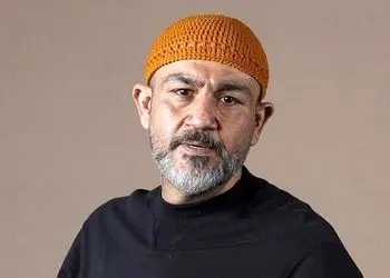 بغض و گریه مهران غفوریان بعد از به هوش آمدن در بیمارستان : خیلی شاکر خدام .. خیلی ... اجازه داد زنده بمونم