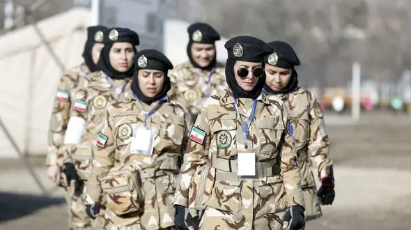 عکس های اولین زنان تکاور ارتش ایران ! / خانم کلاه کج ها غوغا کردند + 10 عکس