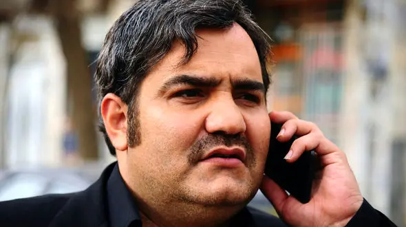 فیلم / رقص و آواز  میرطاهر مظلومی با آهنگ گلوبند عرفان طهماسبی در آنتن صدا و سیما / چشم ودلم روشن این کیاییه... از وقتی لاغر کرد مثل باربیه ..