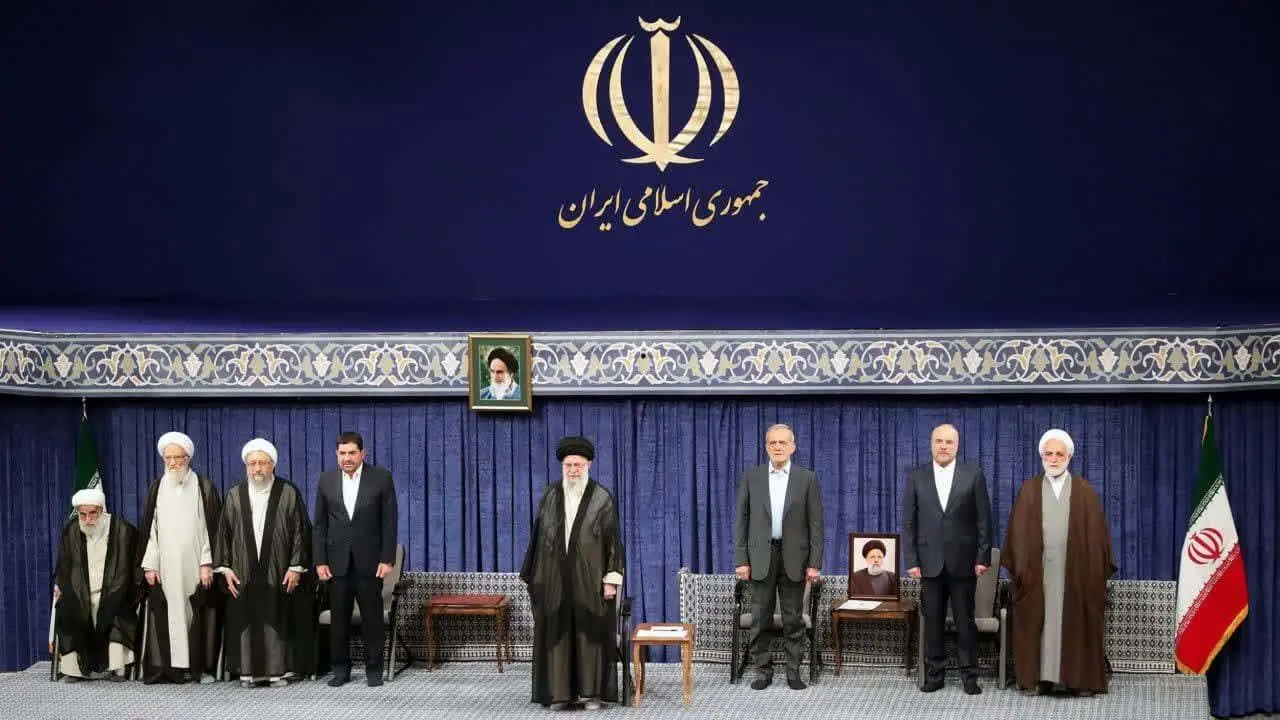 مراسم تنفیذ حکم ریاست جمهوری دکتر مسعود پزشکیان نهمین رییس جمهور ایران توسط حضرت آیت الله خامنه ای رهبر معظم انقلاب اسلامی 1403/5/7