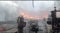 آتش به جان کارخانه ساخت یونولیت در نظرآباد افتاد + فیلم