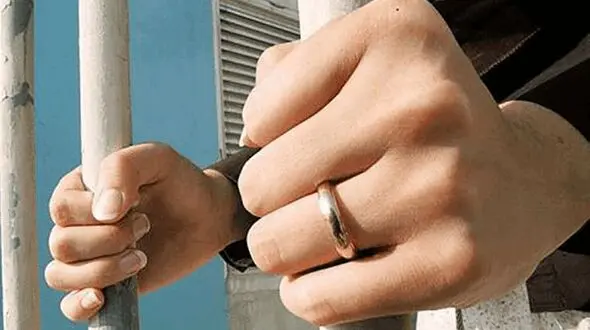 زن خانه دار شوهرش را به خاطر هزینه های خانه با چاقوی آشپزخانه کشت