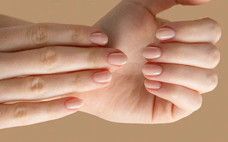 دلایل ترک خوردن لمینت ناخن