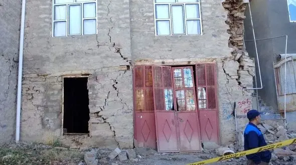 آخرین خبر و گلایه از سختی زندگی در منطقه زلزله