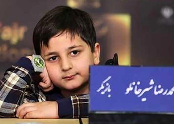 پسرکوچولوی سریال دودکش بعد سالها چقدر جذاب و خوش تیپ شده ! + عکس محمدرضا شیرخانلو در آغوش مادر زیبایش