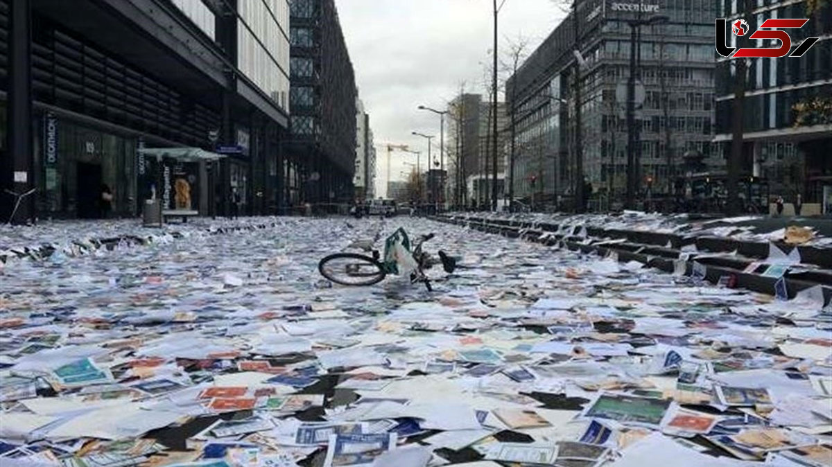  Paris Sanitation Workers Strike over Working Conditions 