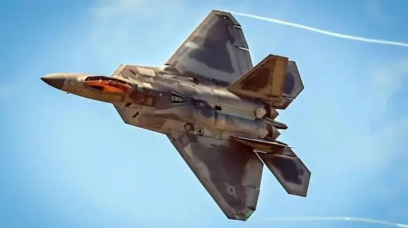 حقوق خلبانان جنگنده‌های F-35 و F-22 در نیروی هوایی آمریکا چه تفاوتی دارد؟ = مواردی که باعث تفاوت می‌شوند
